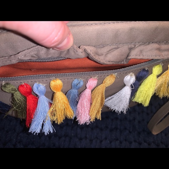 GAP Tan Bohemian Magnetic Close Tassel Embellished Clutch Purse - Picture 2 of 6